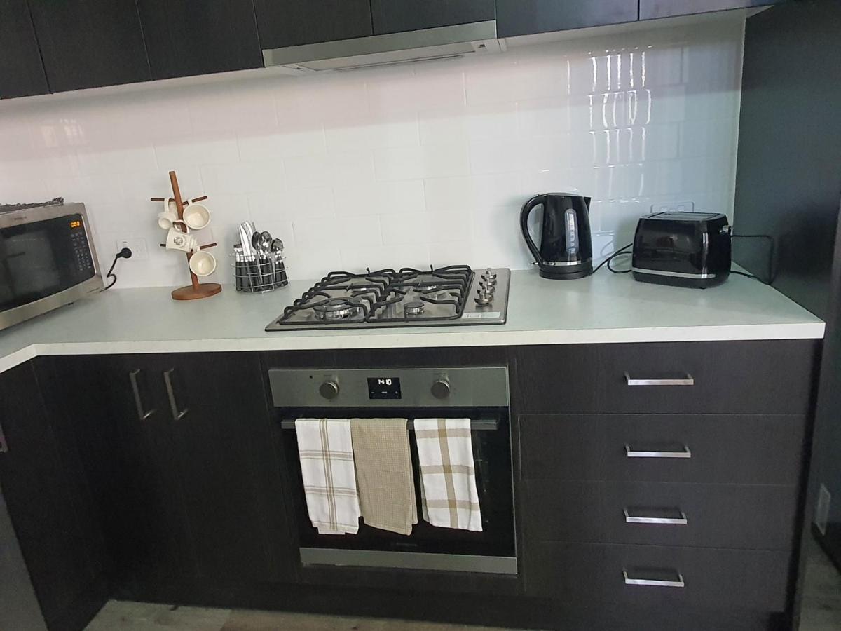 Entire 2br, Hideaway Apartment