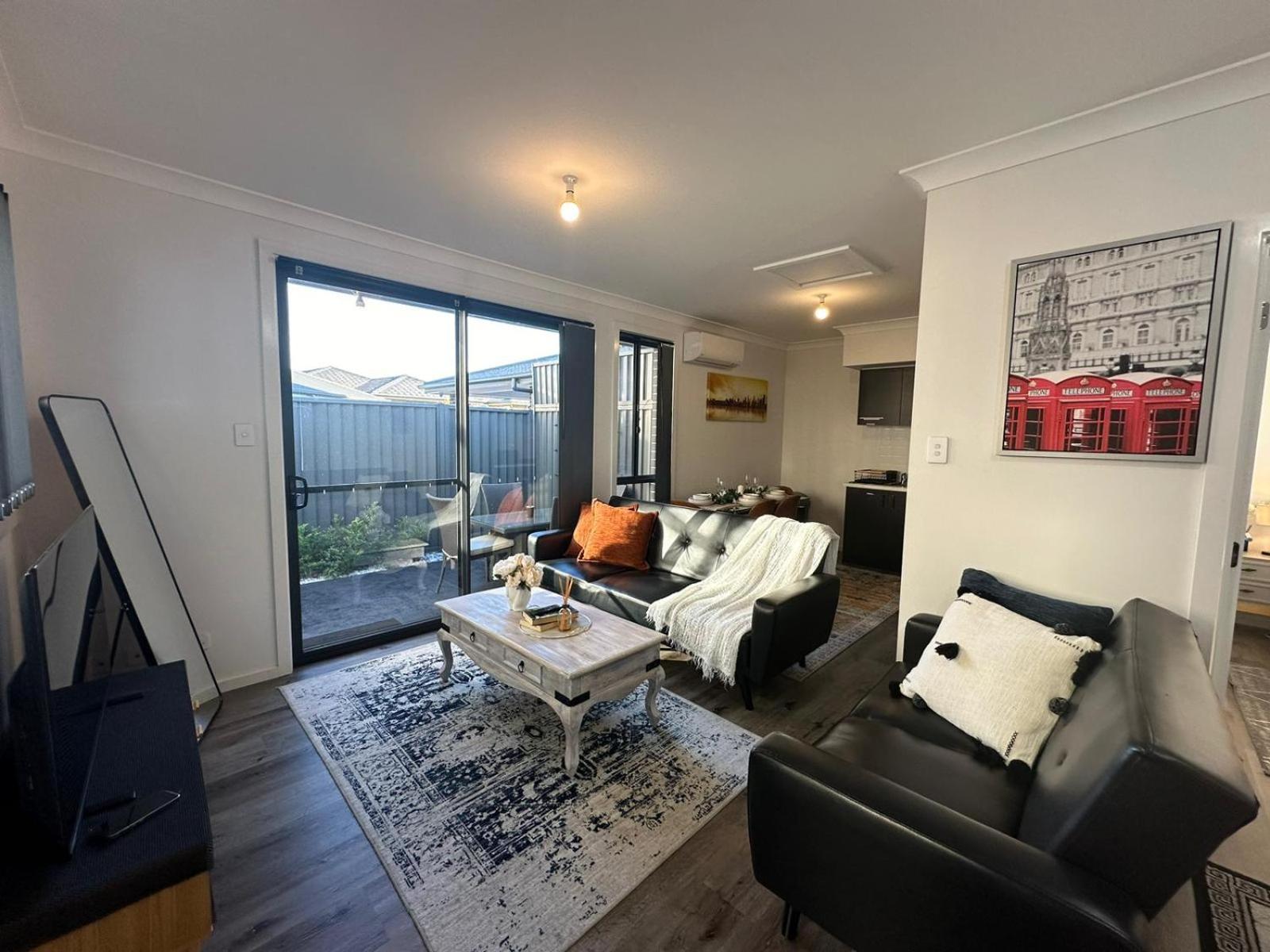Entire 2br, Hideaway Narellan
