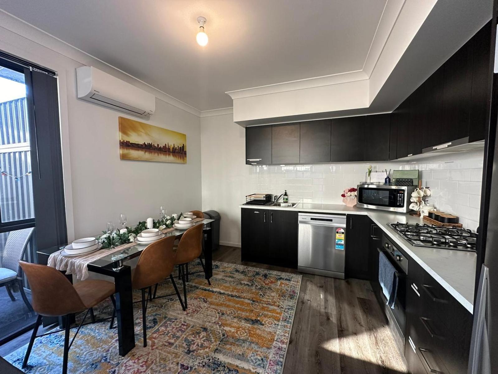 Entire 2br, Hideaway
