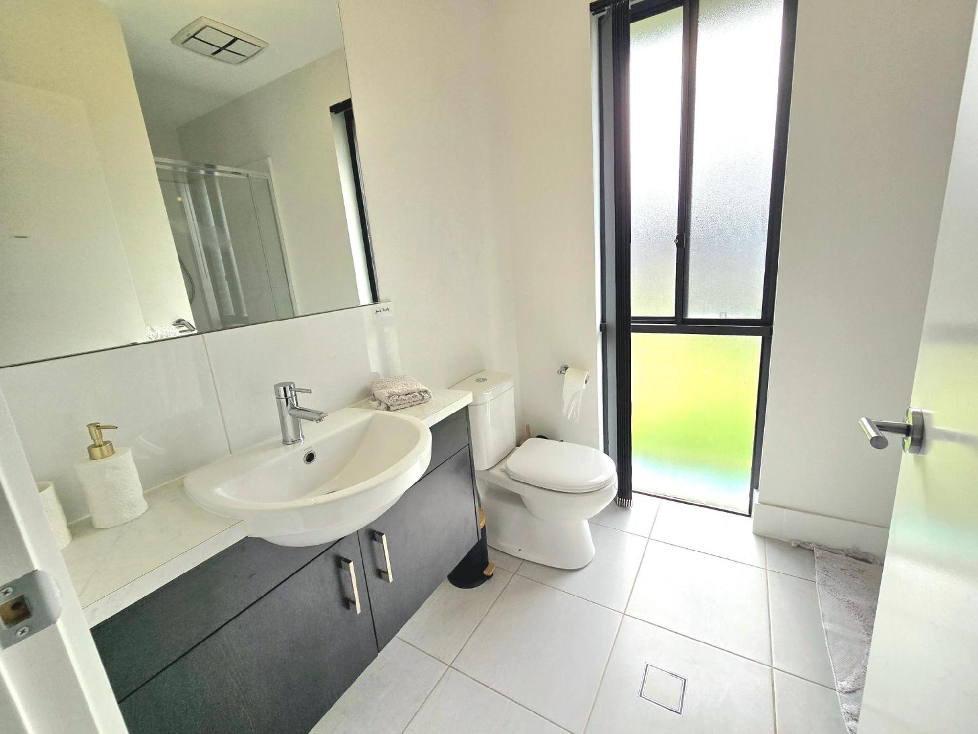 Entire 2br, Hideaway Apartment Narellan